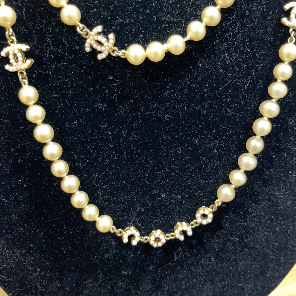 VINTAGE CHANEL PEARL STATION NECKLACE - Picture 5 of 8